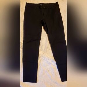 Black gap slim cozy stretch jeans in like new shape